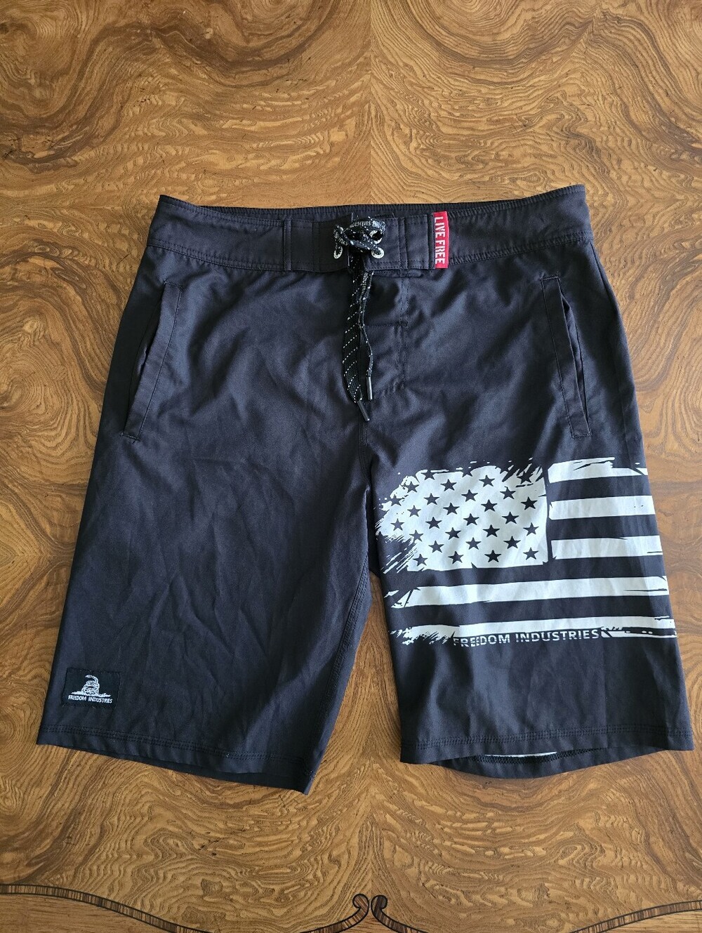 Freedom Industries Black Patriotic American Flag Swim Shorts Mens size 30